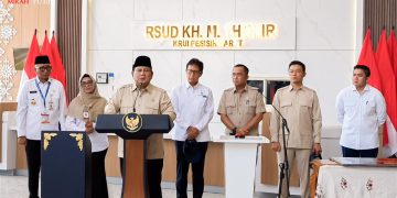 Gubernur Lampung Rahmat Mirzani Djausal mendampingi Presiden Prabowo Subianto meresmikan Rumah Sakit Umum Daerah (RSUD) KH Muhammad Thohir Krui, Kabupaten Pesisir Barat, Rabu (10/6/2026).